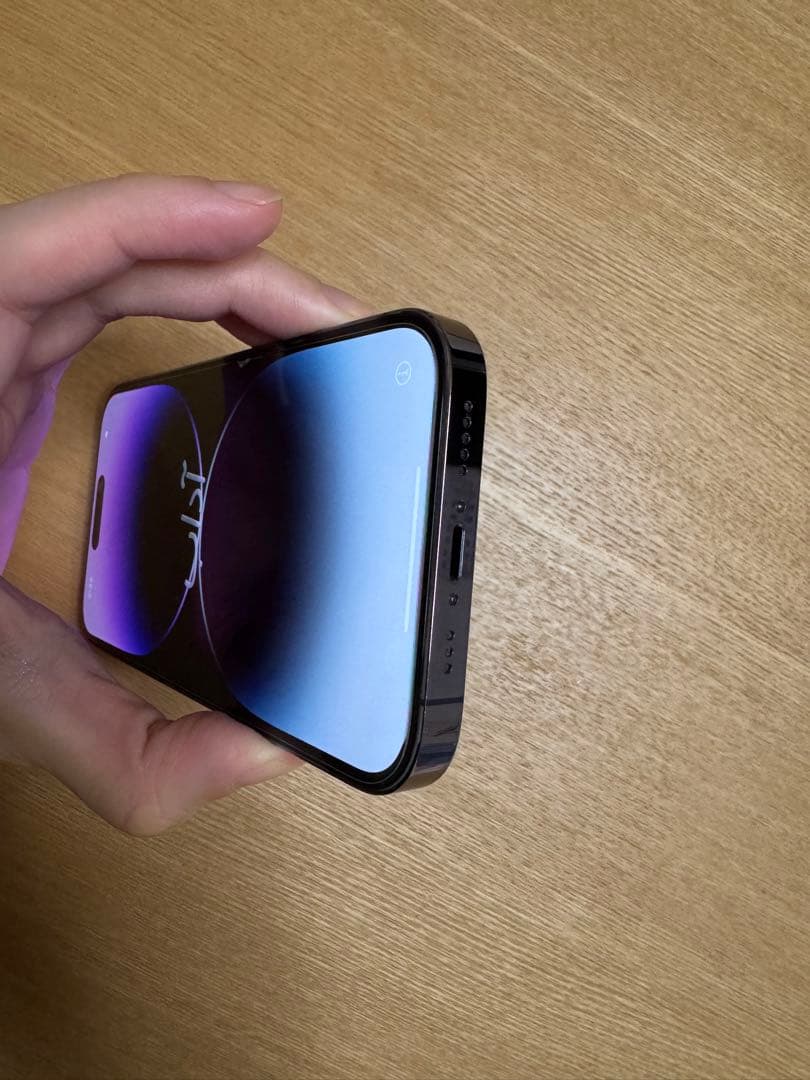 Apple iPhone 14 Pro 本体　手帳型ケース付き