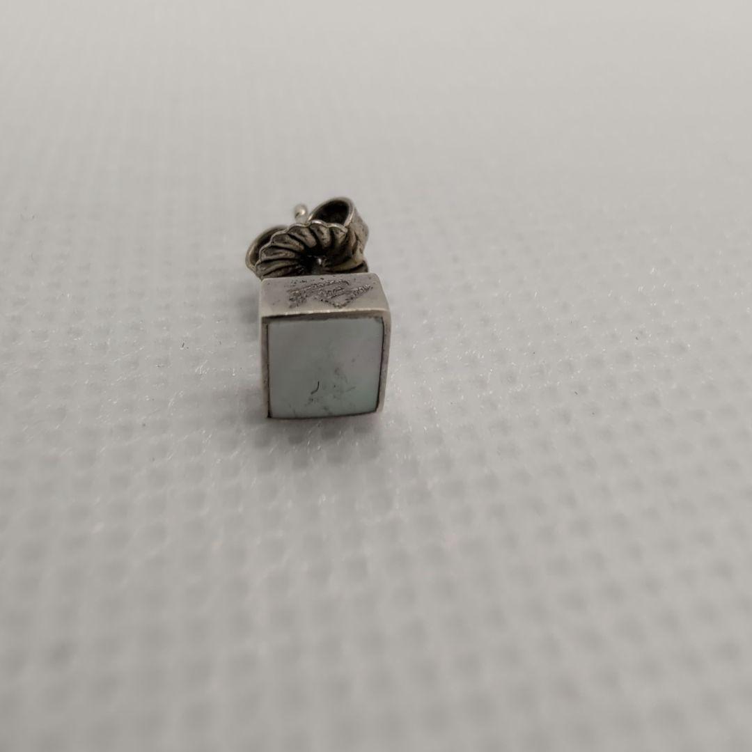 レア✨️STANLEY GUESS　スタンリーゲス　ピアス　スクエアシェル