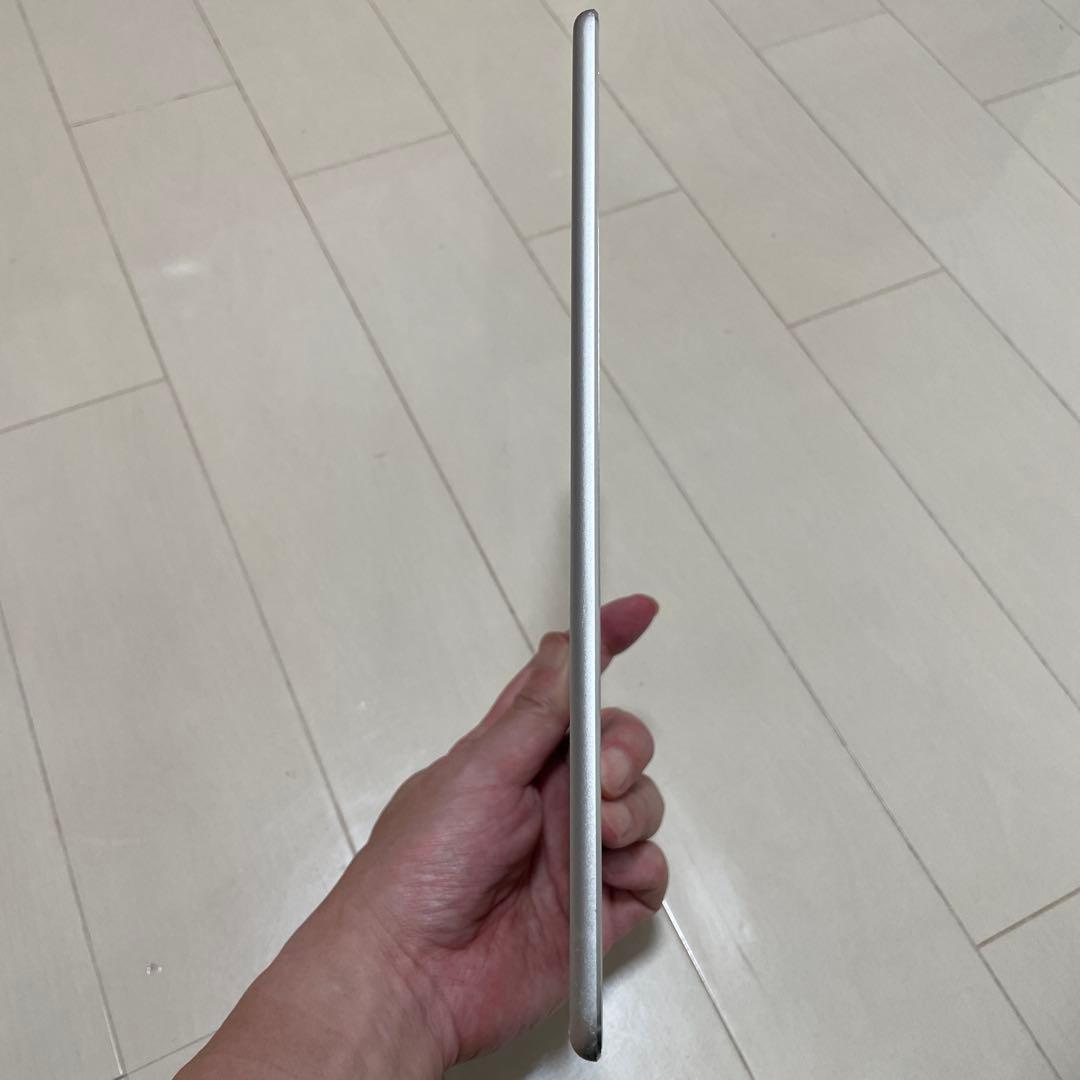 Apple iPad Air2シルバー 本体