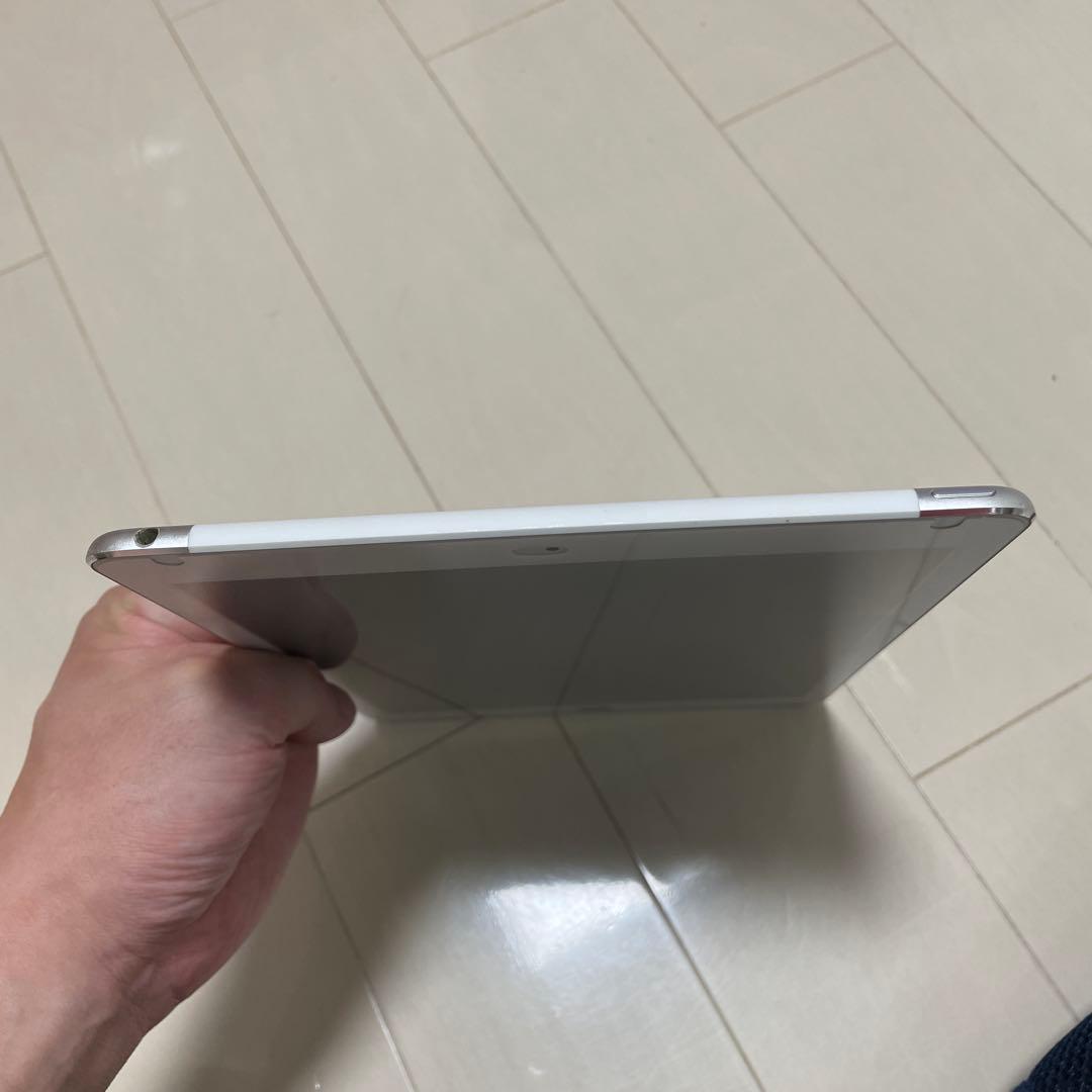 Apple iPad Air2シルバー 本体