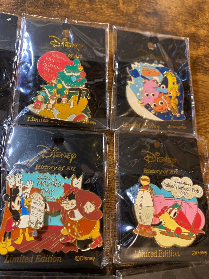 【レア】Disneyピンバッチ　コレクター向け　新品・台紙付き　16個セット♪