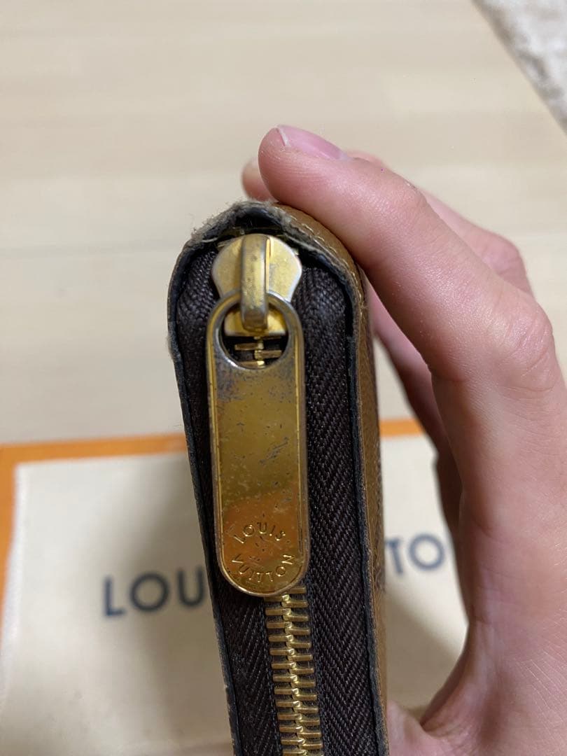 ルイヴィトンM69353ジャイアントモノグラムリバース ジッピーウォレット長財布