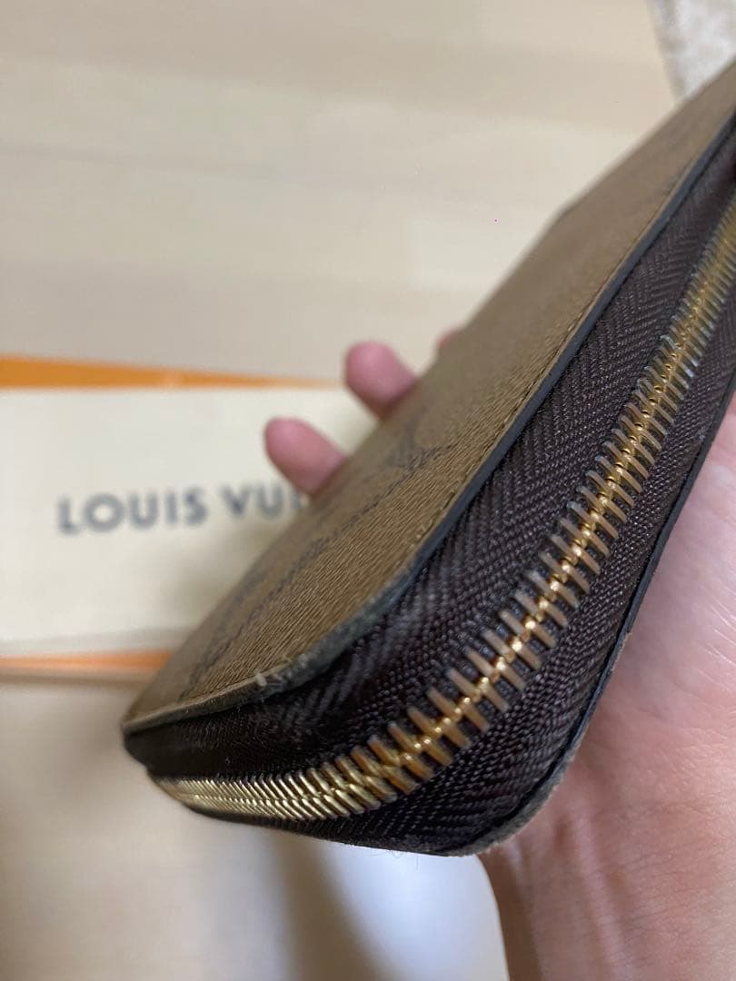 ルイヴィトンM69353ジャイアントモノグラムリバース ジッピーウォレット長財布