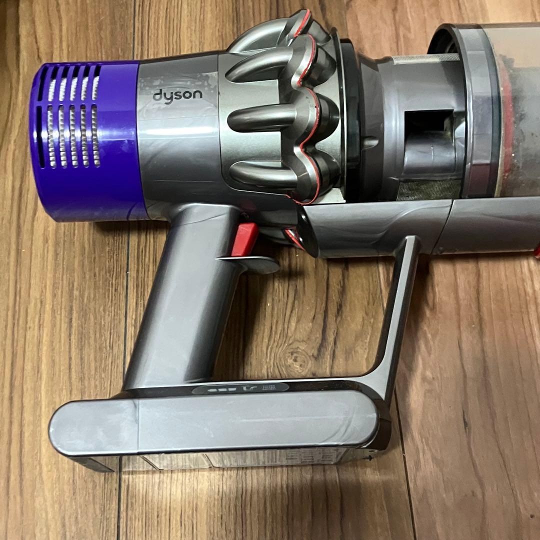 Dyson V10 スティッククリーナー 本体　アタッチメント　ダイソン