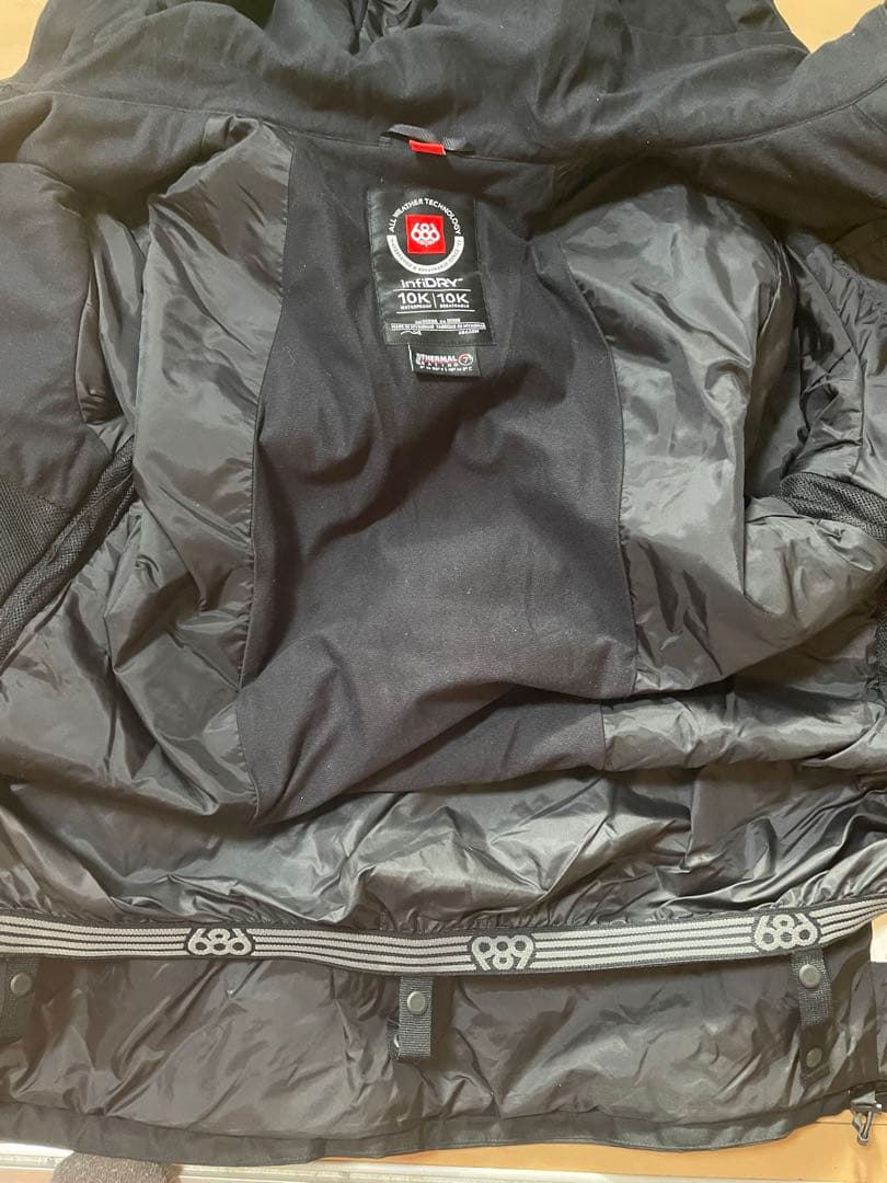 上下セット美品　686 スノーボードウェア　メンズM