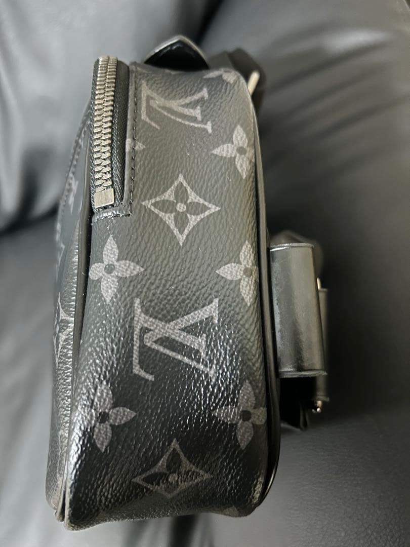 鳥ちゃんLouis Vuitton ブラック ボディバッグM42906