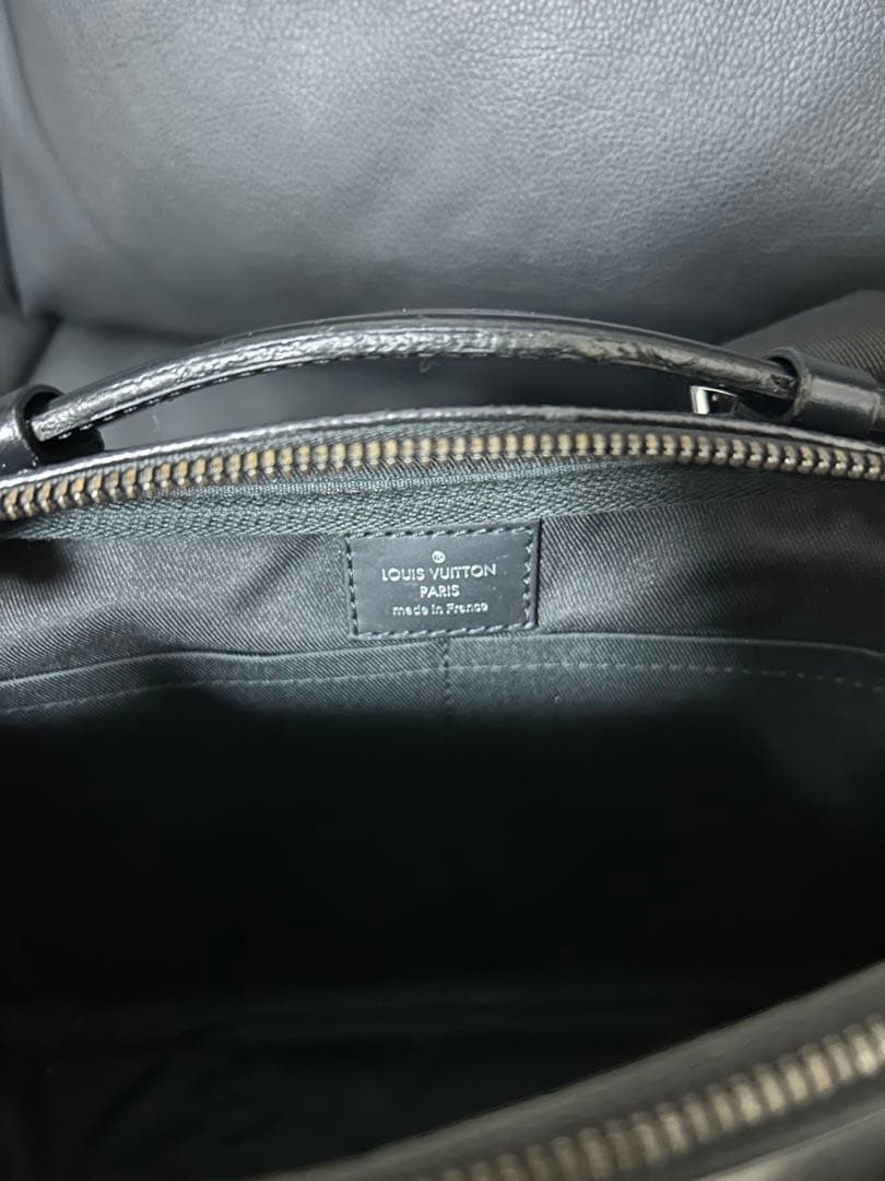 鳥ちゃんLouis Vuitton ブラック ボディバッグM42906