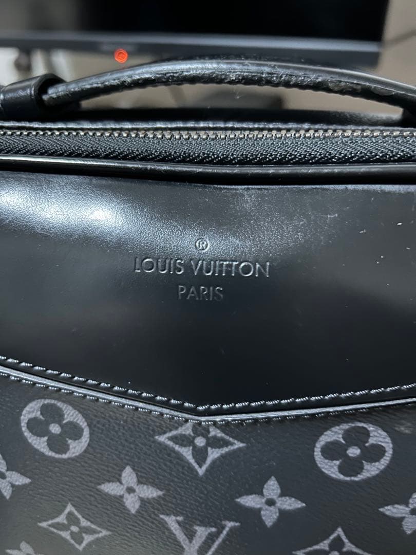 鳥ちゃんLouis Vuitton ブラック ボディバッグM42906