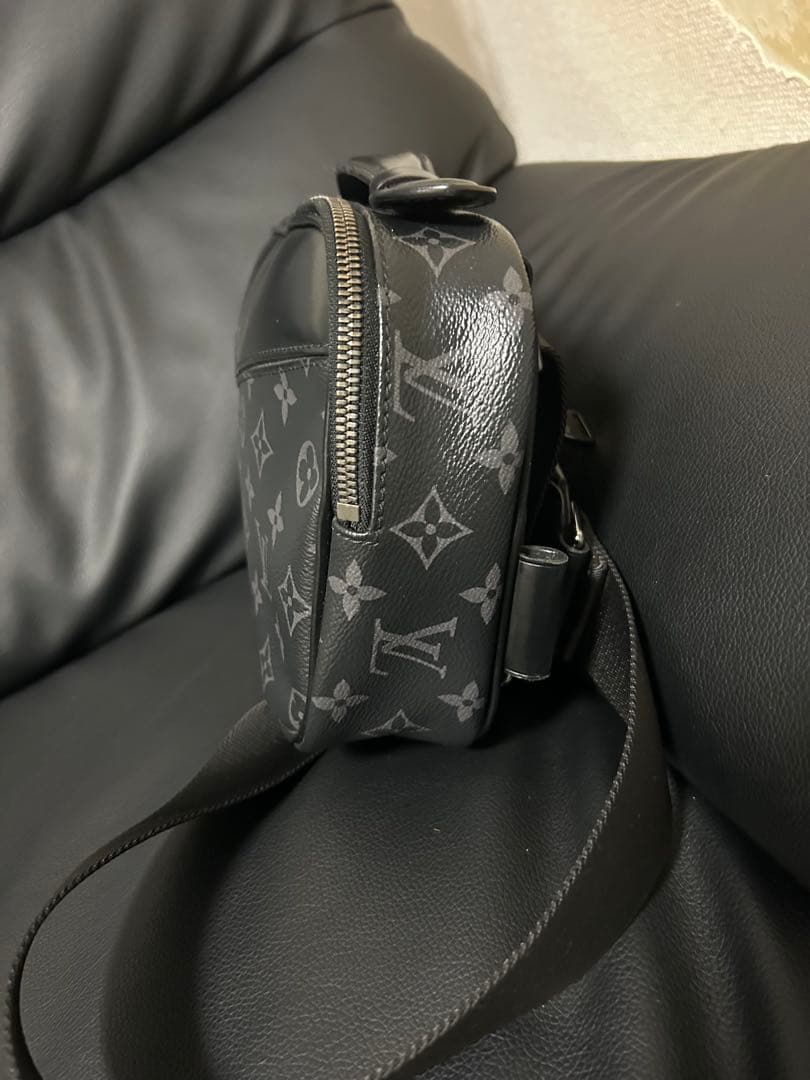 鳥ちゃんLouis Vuitton ブラック ボディバッグM42906