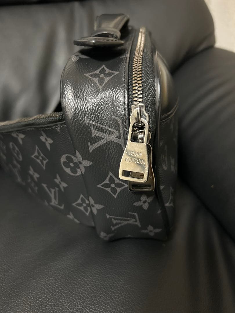 鳥ちゃんLouis Vuitton ブラック ボディバッグM42906