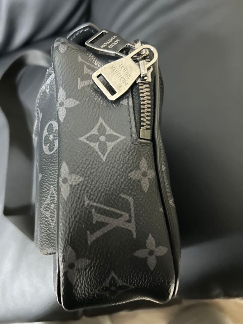 鳥ちゃんLouis Vuitton ブラック ボディバッグM42906