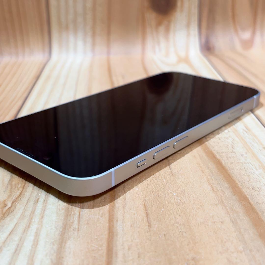 SIMフリー 本体 iPhone 14 128 GB ホワイト 601 電池良好