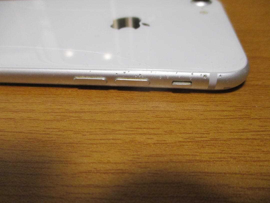 お*り様 【ジャンク】Apple iPhone 8 シルバー 128GB