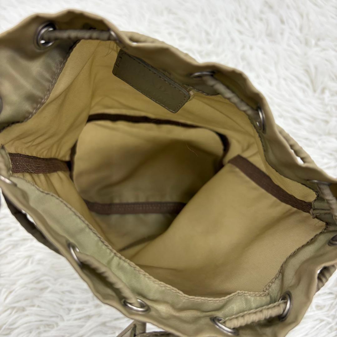 PRADA テスートナイロン 巾着バッグ アクセサリーポーチ カーキ 三角ロゴ