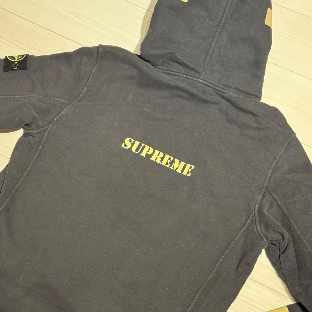 シュプリーム × ストーンアイランド コラボ パーカー 黒 Mサイズ 美品