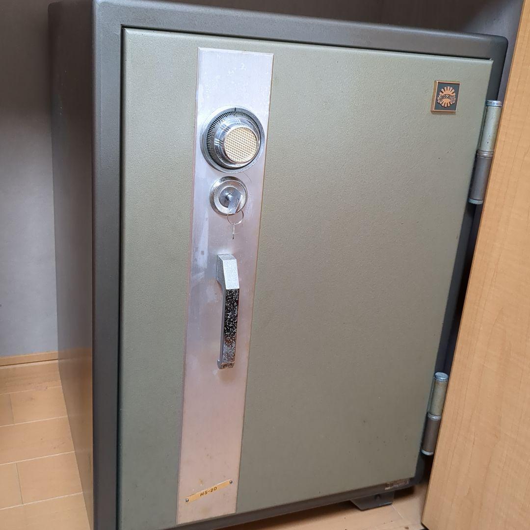 スチール製 耐火金庫 3段棚付き