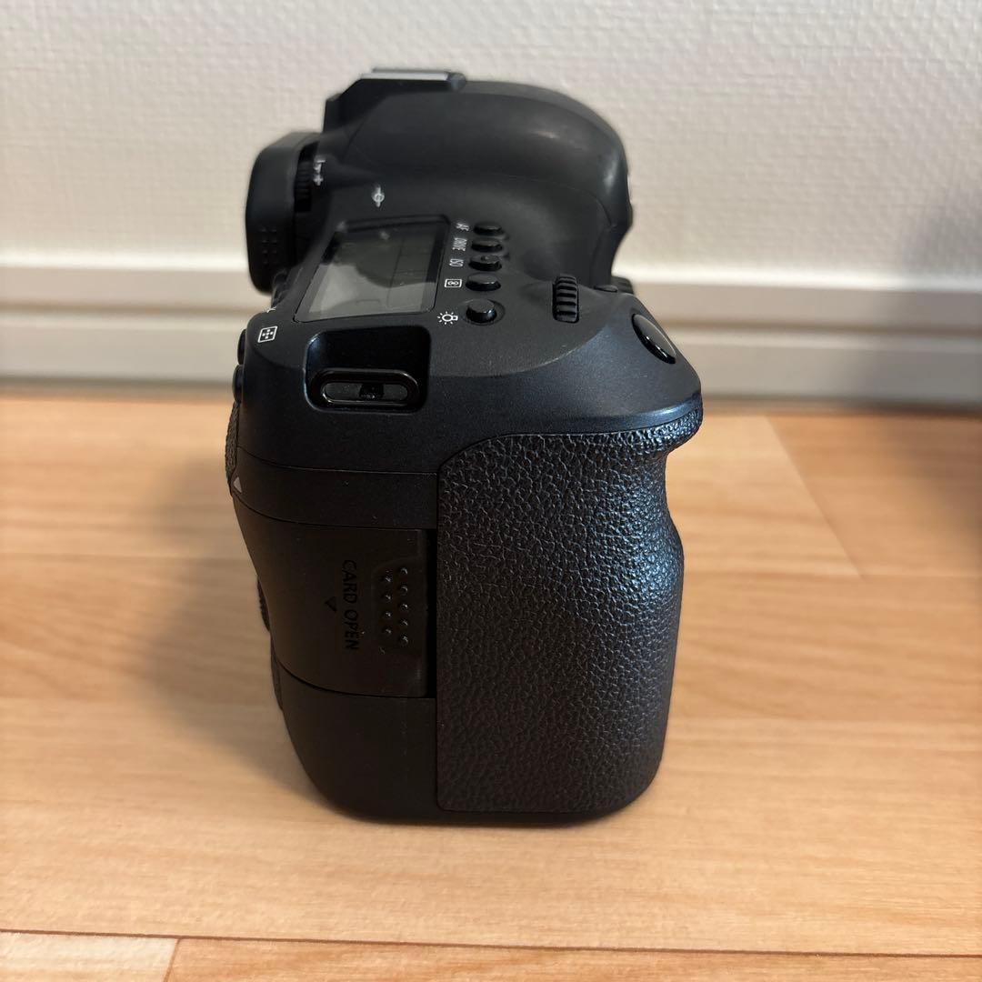 【極上美品】Canon EOS 6D Mark II 本体