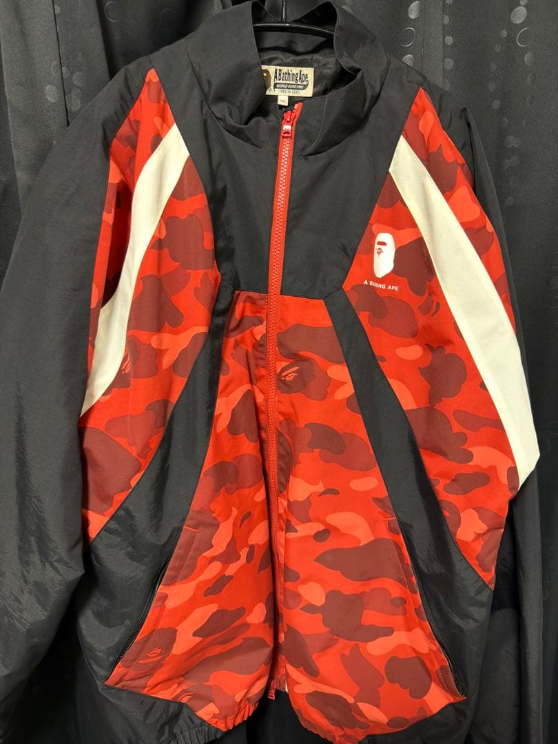 L*a様 A bathing ape ナイロンジャケット　赤