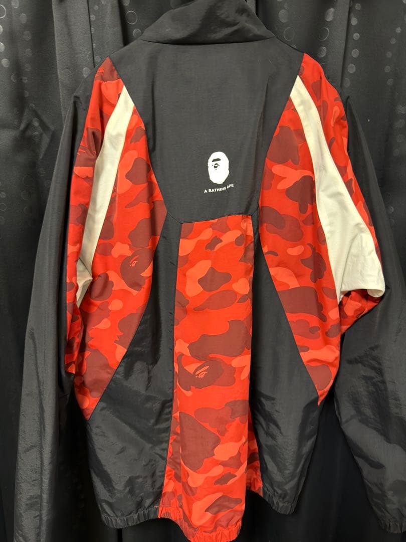 L*a様 A bathing ape ナイロンジャケット　赤