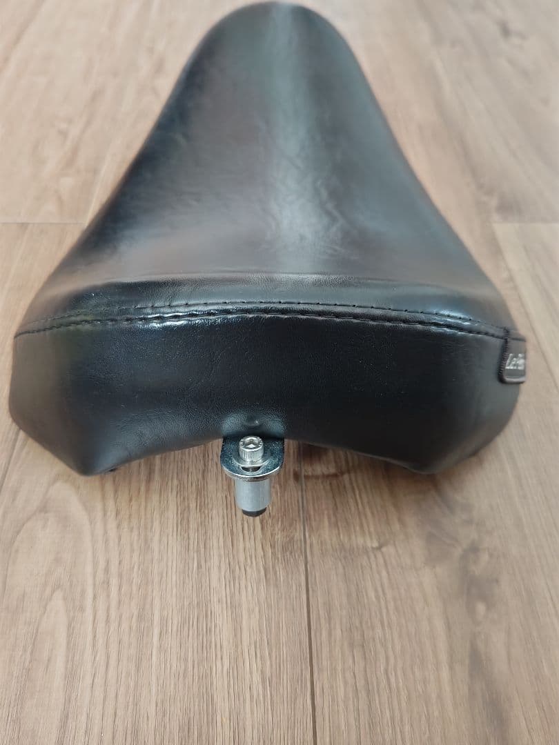 スポーツスター　Le Pera製　シート