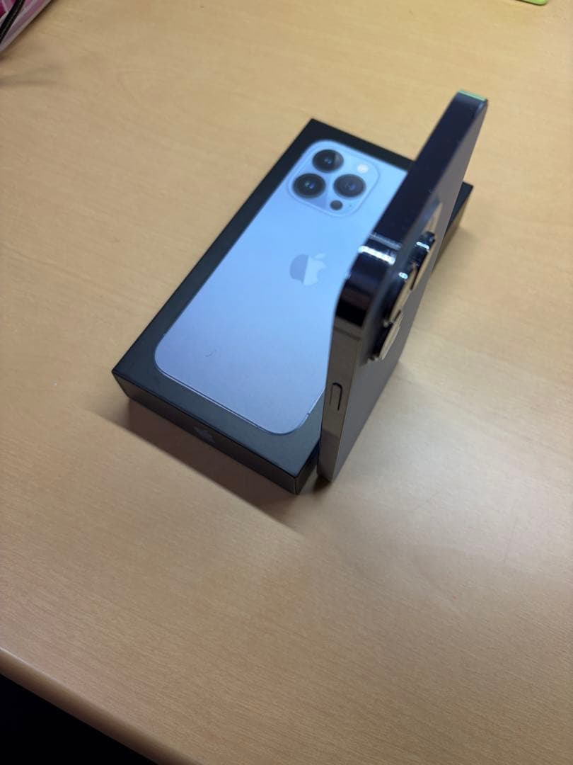 Apple iPhone 13 Pro 本体