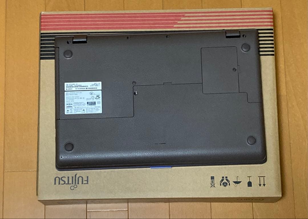 富士通 LIFEBOOK AH77/B3 Corei7-8550U SSD増設