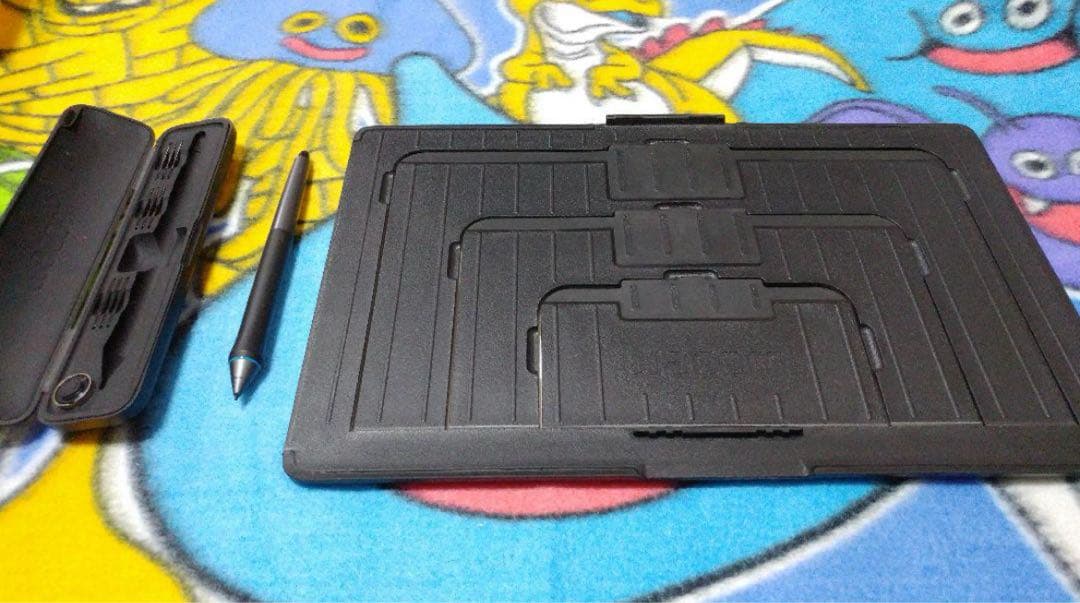 Cintiq 13HD液晶ペンタブレット DTK-1300/K0 wacom