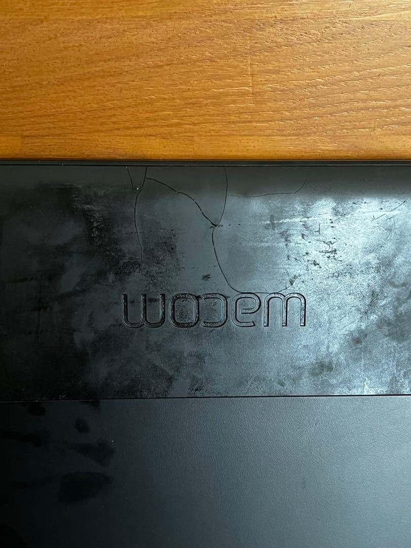 Cintiq 13HD液晶ペンタブレット DTK-1300/K0 wacom