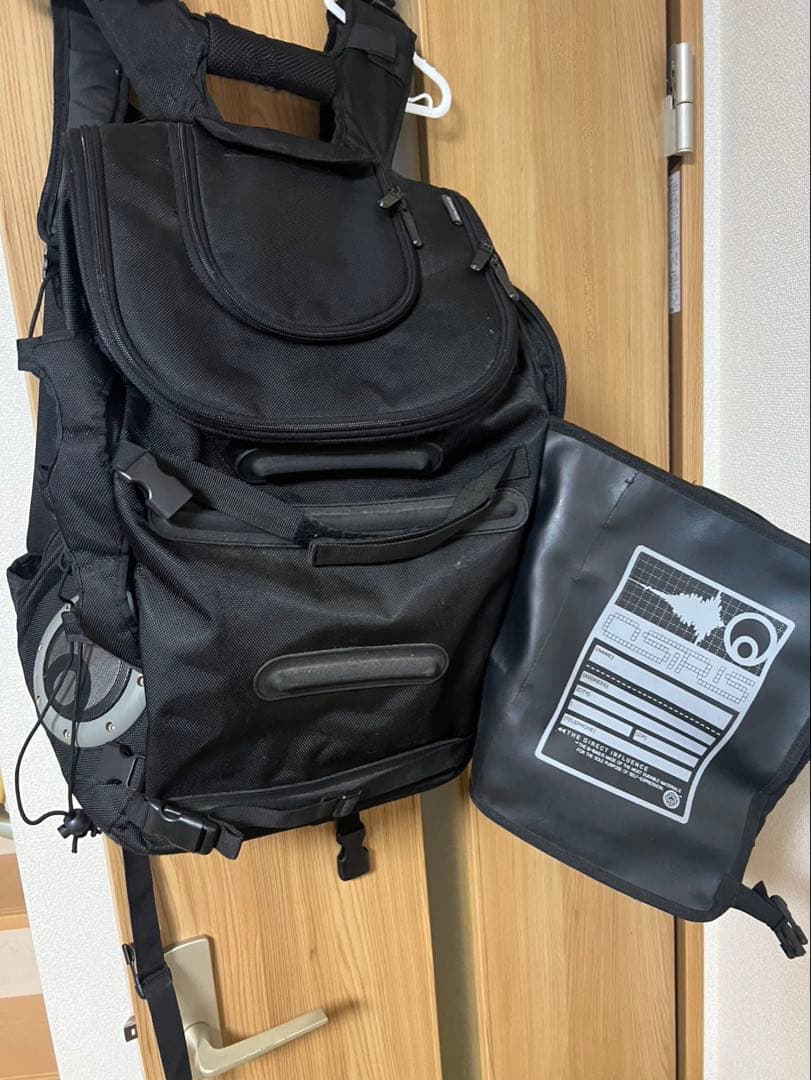 OSIRIS スピーカー付き黒リュック
