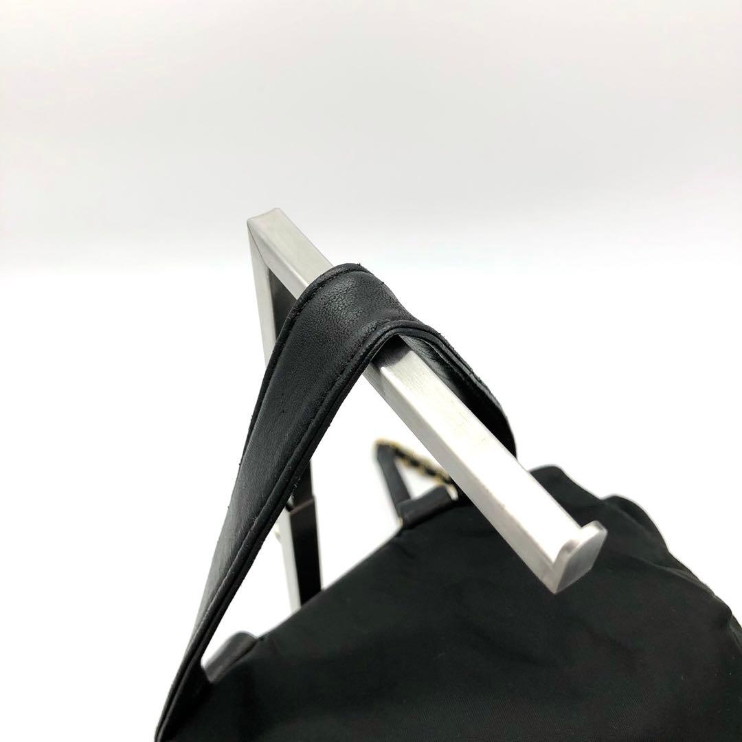 ✨超人気✨プラダ リュック ゴールドチェーン 三角ロゴプレート ナイロン 黒