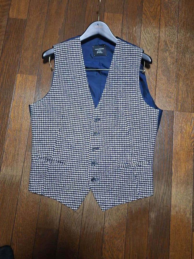 【最終値下げ】TAGLIATORE タリアトーレ ジレ ベスト