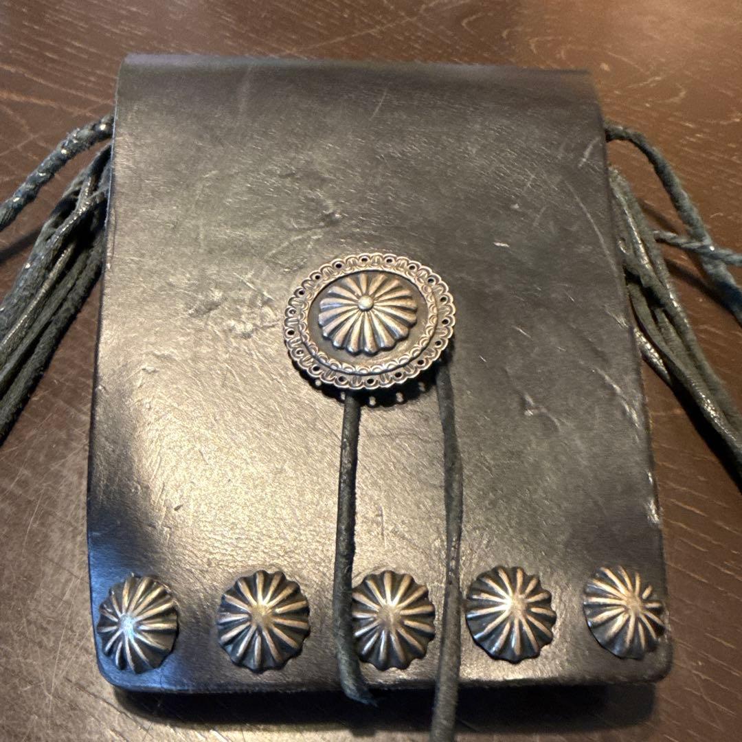 ファーストアローズ メディスンバッグ レザー ブラック フリンジ コンチョ