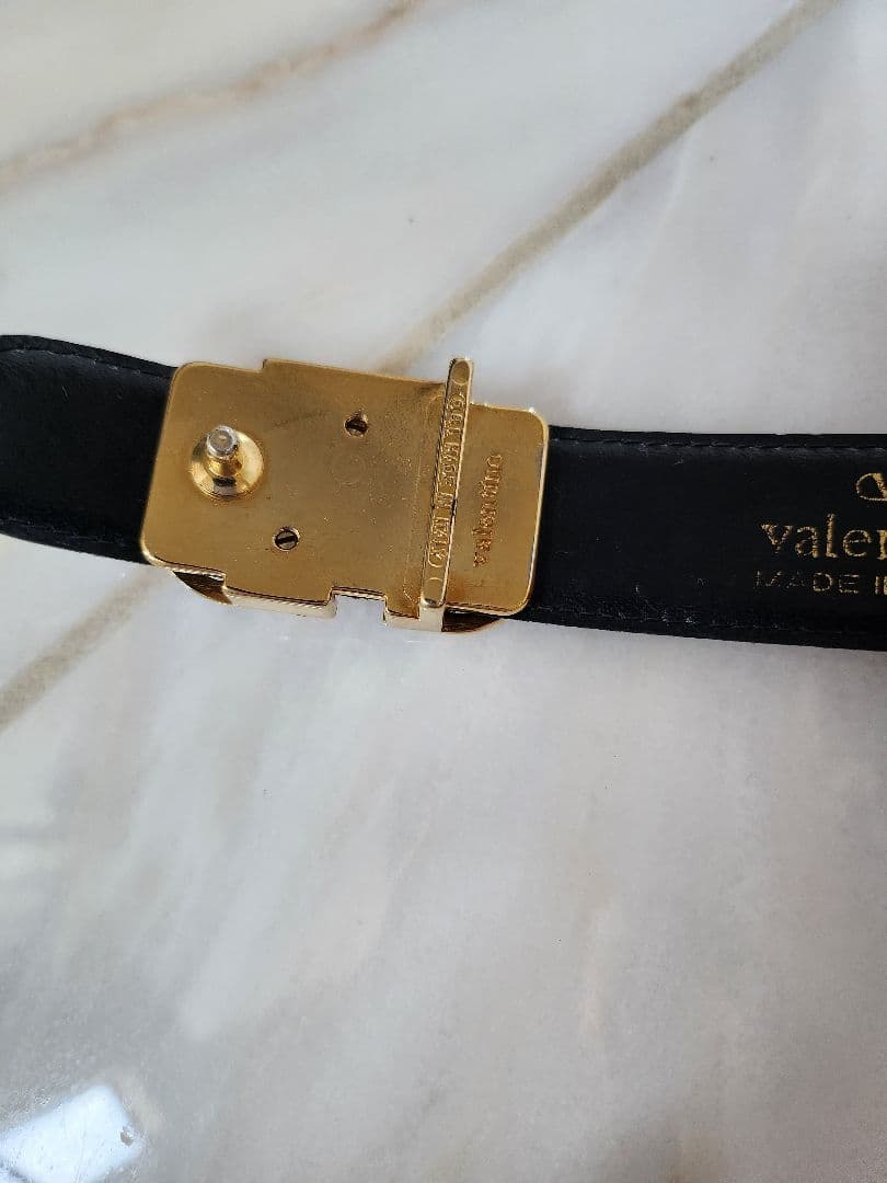 専用ですバレンティノブラックレザー Vロゴバックル ベルト