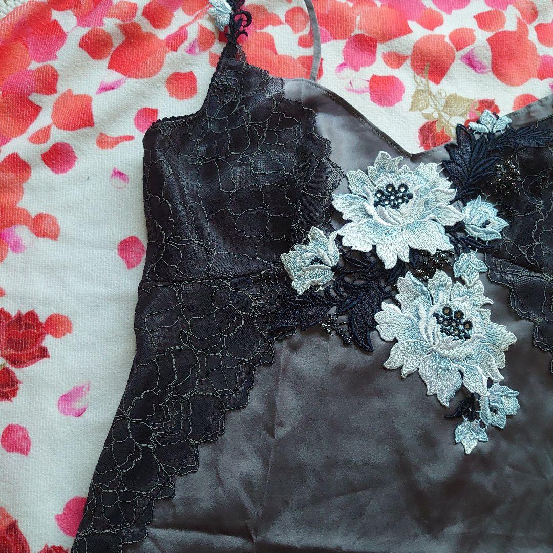 新品サルート94Gマリア・テレジアスリップ Lプレステージ店舗限定