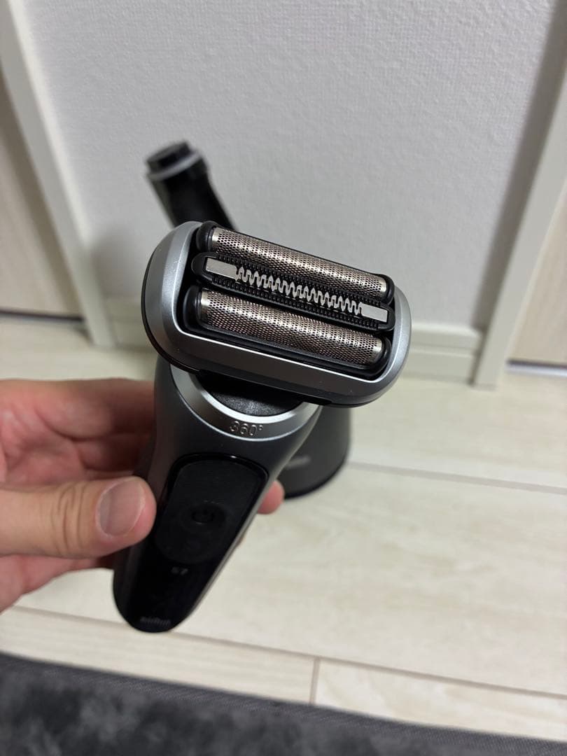 Braun 密着シリーズ7 充電式シェーバー (72-G7500cc)