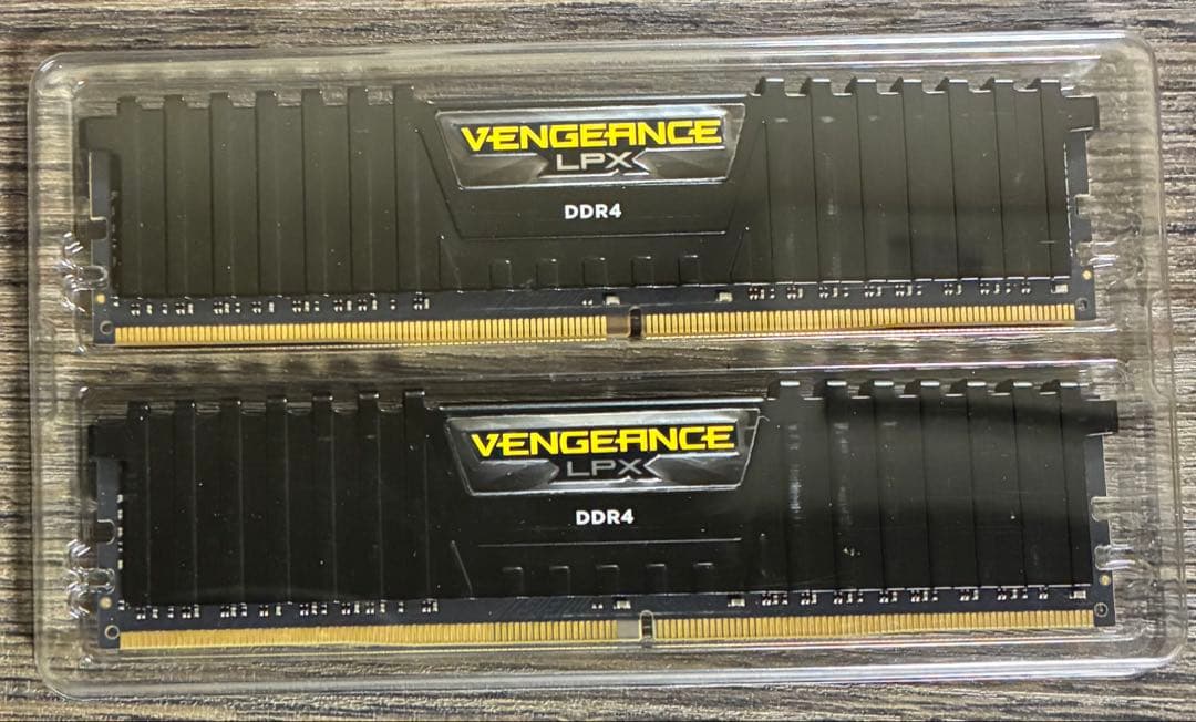 【中古】DDR4-3200 32GB(16GB×2枚) CORSAIR