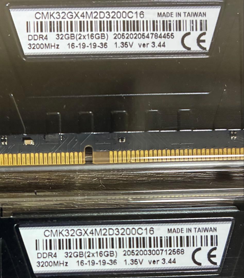 【中古】DDR4-3200 32GB(16GB×2枚) CORSAIR