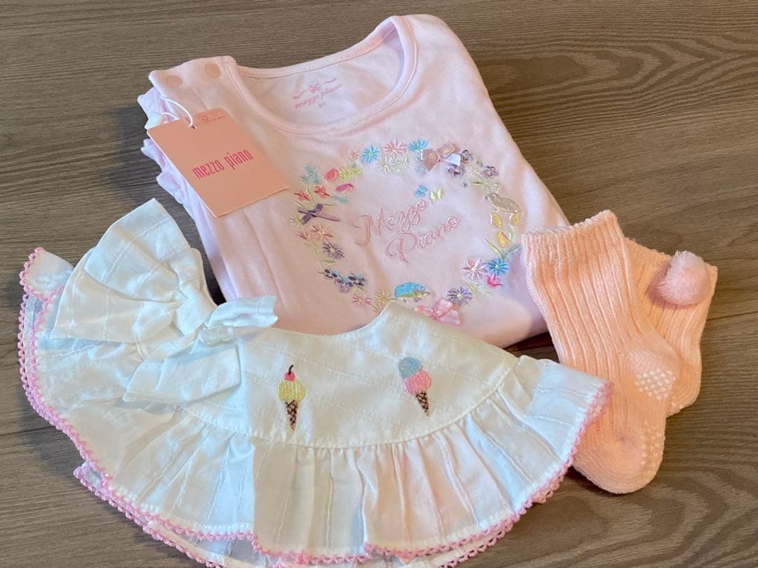 【新品未使用　タグ付き】mezzo pianoロンパースセット