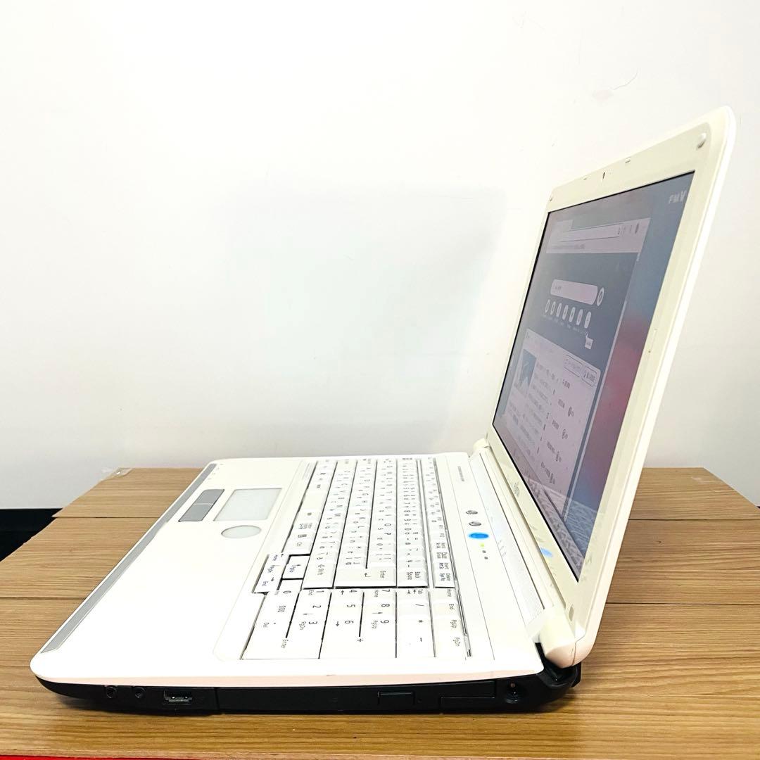 i5ホワイトSSD富士通ノートPCカメラWi-Fi Win11オフィスブルーレイ