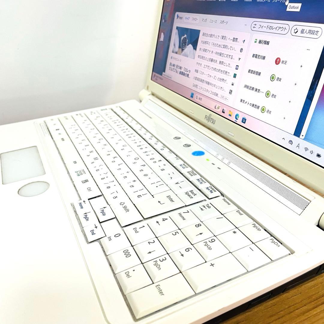 i5ホワイトSSD富士通ノートPCカメラWi-Fi Win11オフィスブルーレイ