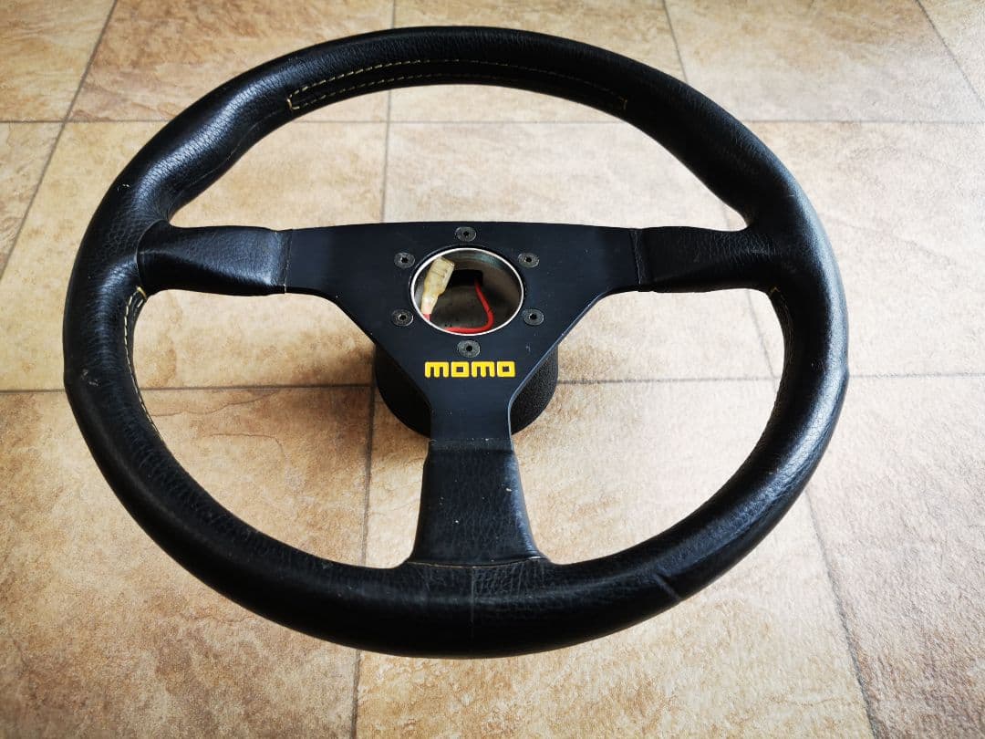 momo 　モモ　ステアリング　V35　S13シルビア