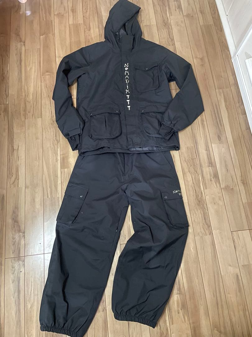 NOMADIK 777 スノーボードウェア