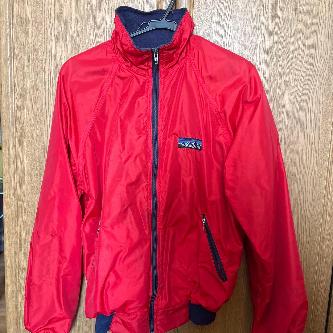 patagonia レッド ナイロンジャケット