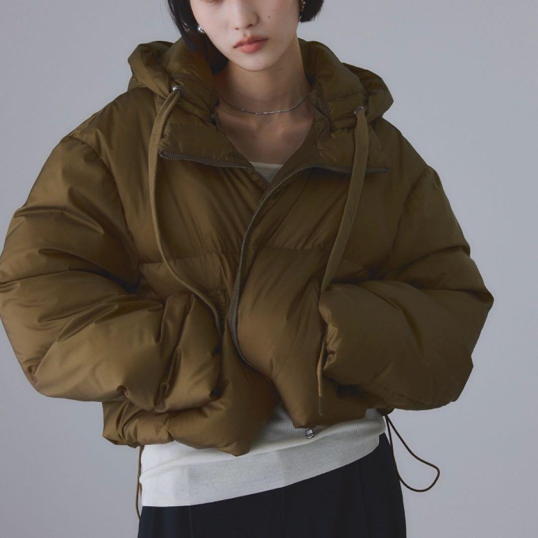 【ADAM ET ROPE'】サステナブル2WAYフーディショートダウンブラウン