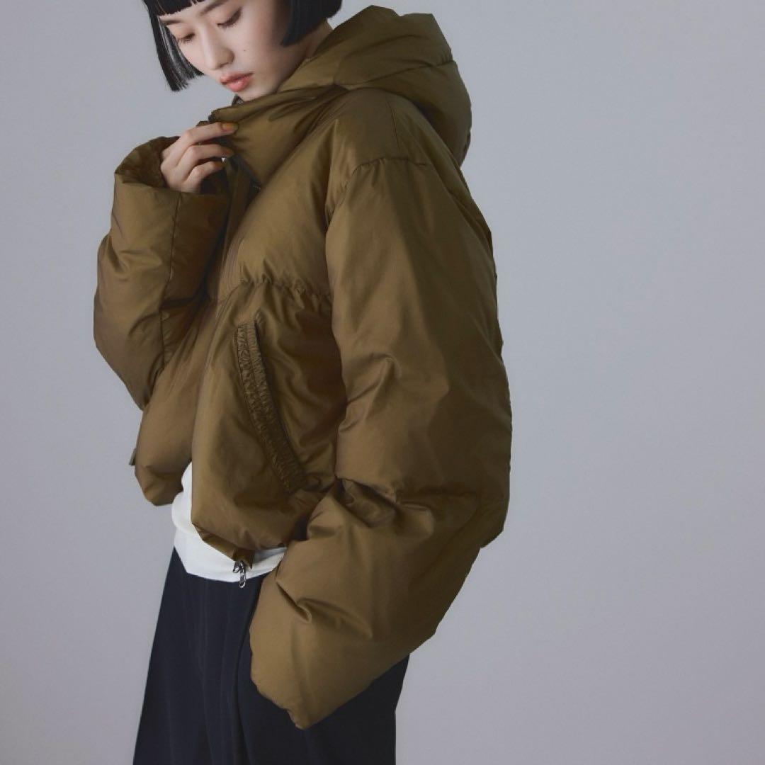 【ADAM ET ROPE'】サステナブル2WAYフーディショートダウンブラウン