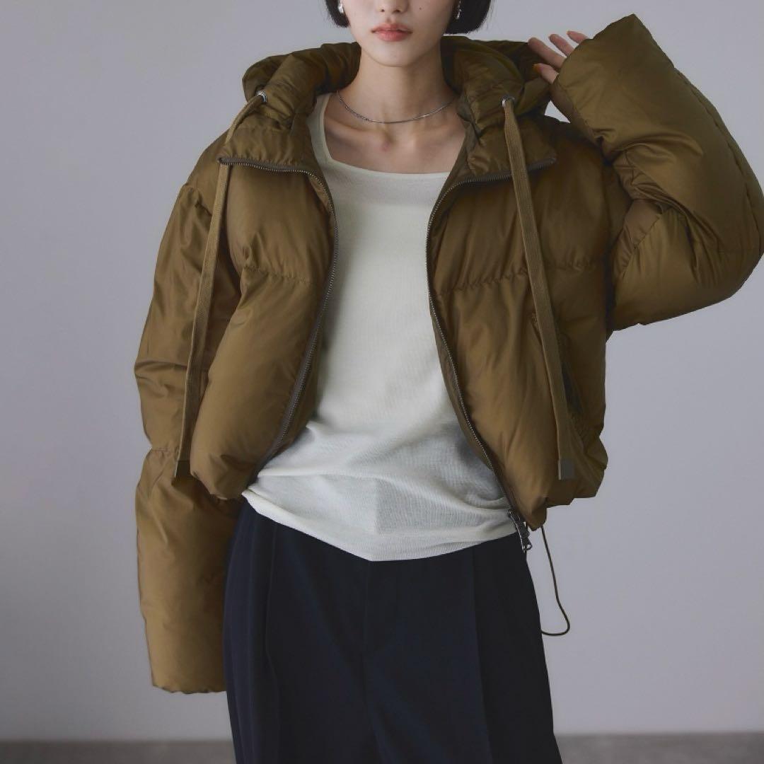 【ADAM ET ROPE'】サステナブル2WAYフーディショートダウンブラウン