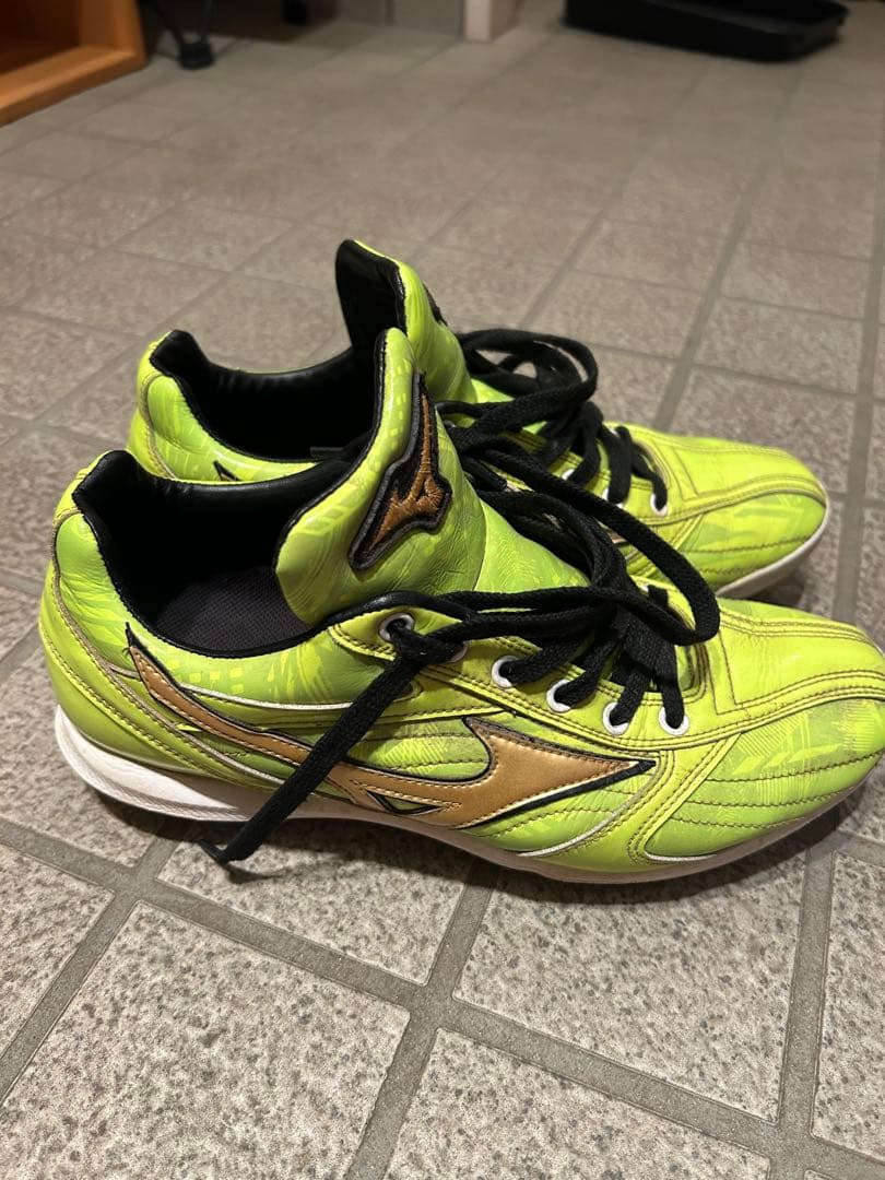 ミズノ ハイカットスパイクシューズ 蛍光イエロー