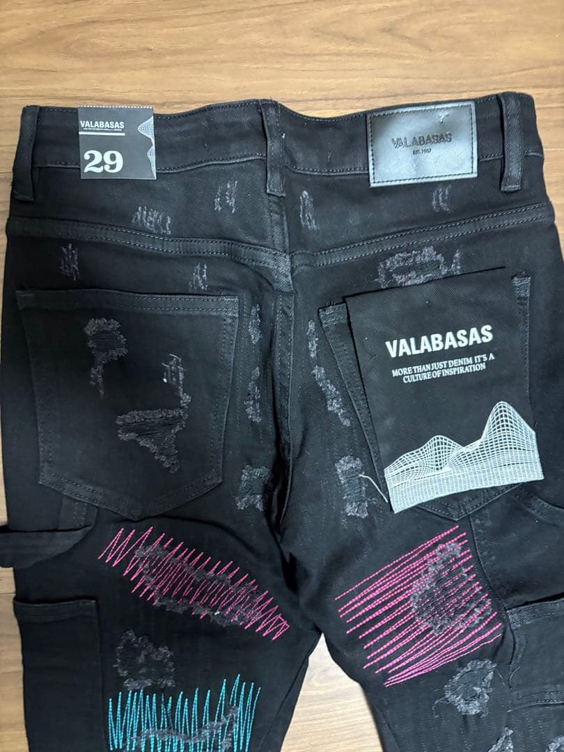 【新品】 VALABASAS スキニーフレア ブラック サイズ29