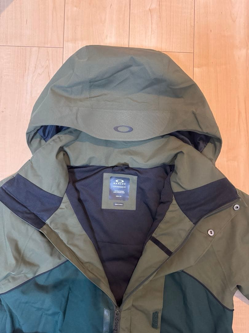 オークリー　スノーボードウェア　Oakley