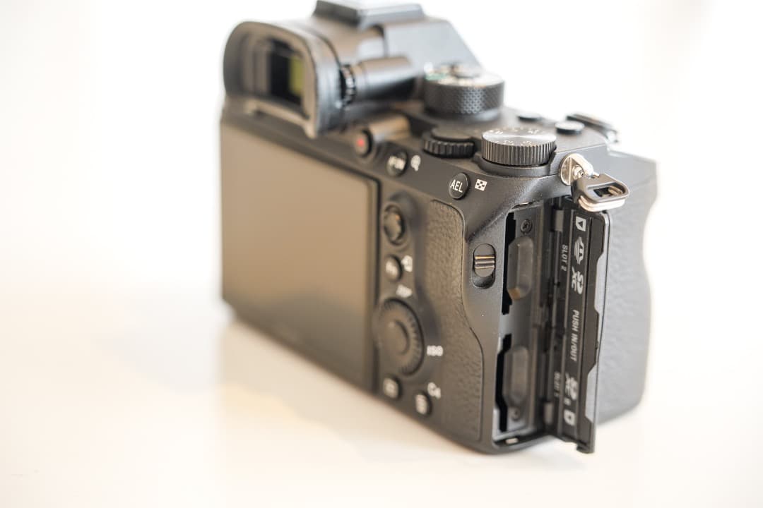 【美品】SONY α7RⅢ ILCE-7RM3 ボディ